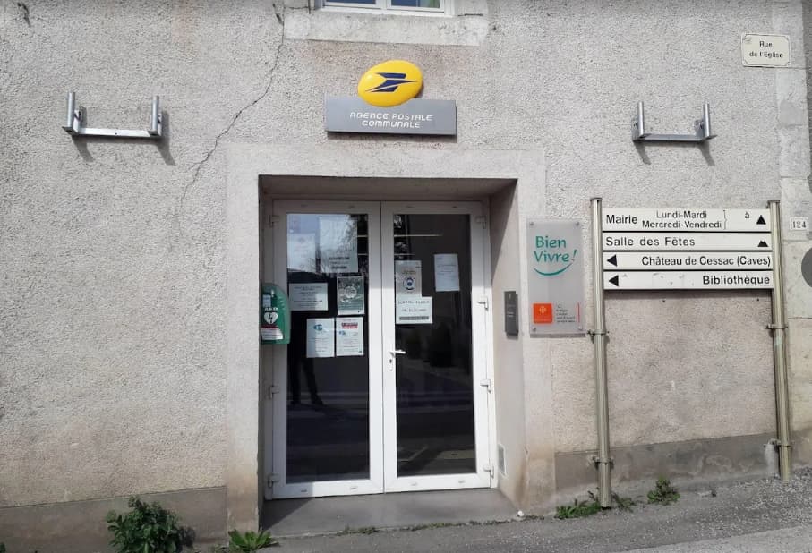 Agence postale communale de Douelle.